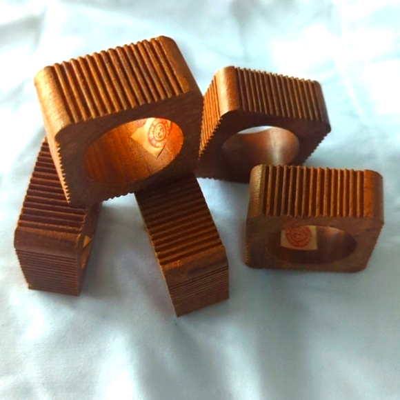 Napkin wooden Rings 6 pieces - Picture 1 of 3
